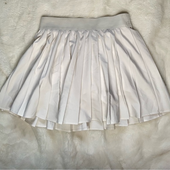 Garage Tennis Skirt - Picture 1 of 3